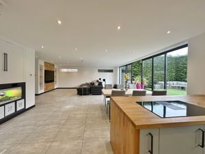 Photo 8- click for photo gallery